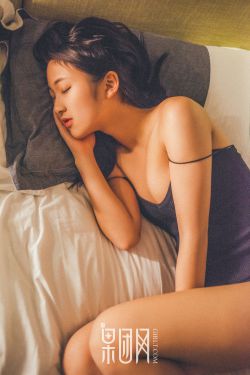 男女边摸边吃奶动态图